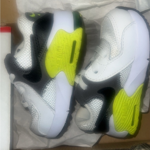 NIKE AIR MAX EXCEE 5C - Picture 4 of 9